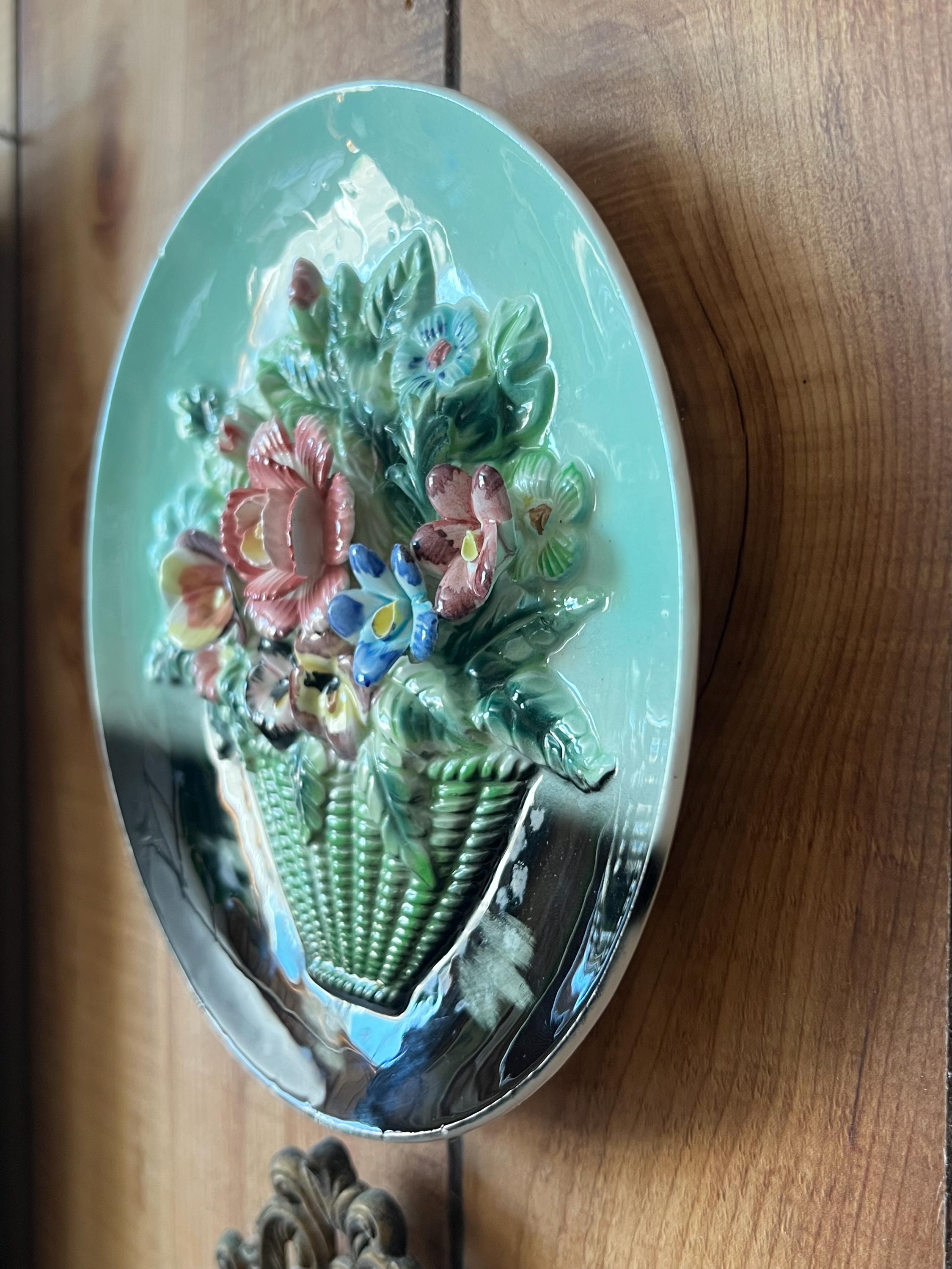 美品 カポディモンテ Capodimonte 陶器 壁掛け皿プレート イタリア製 カポディモンテスタイルの磁器製壁掛け皿、装飾用陶器皿、花、花柄