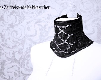 Reptile print neck corset with chains and rivets, Gothic, Fetish