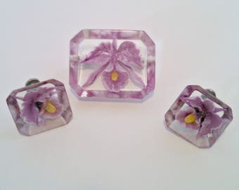 Vintage Brooch & Earrings Set, 3D Purple Iris in Clear Lucite, Screw Back Earrings, Floral Demi Parure, Circa 1940s, Includes Gift Box