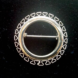 Vintage Brooch, Geometric Trim Circle Pin, Silver Tone Circle Brooch, Mid Century, Circa 1950s, Includes Gift Box image 5