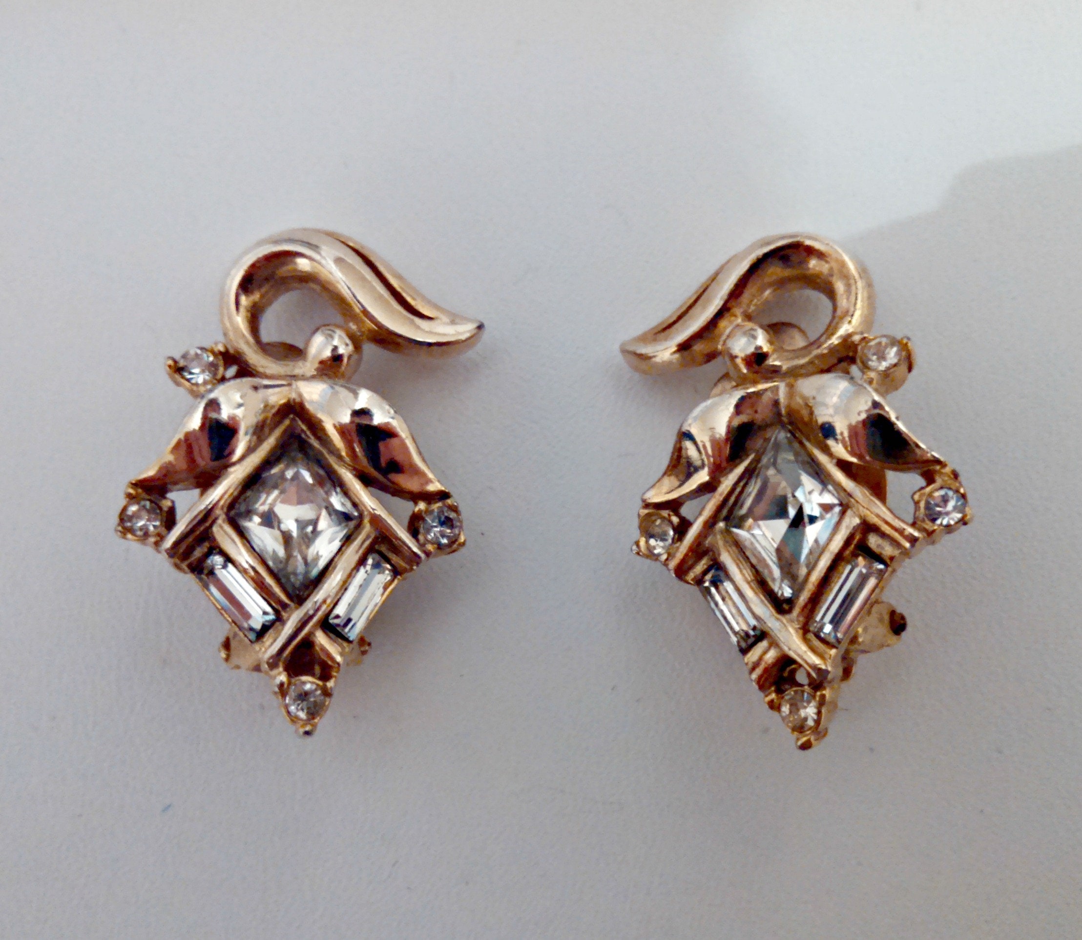 Vintage Clip Earrings Faux Diamonds in Gold Tone Tulip