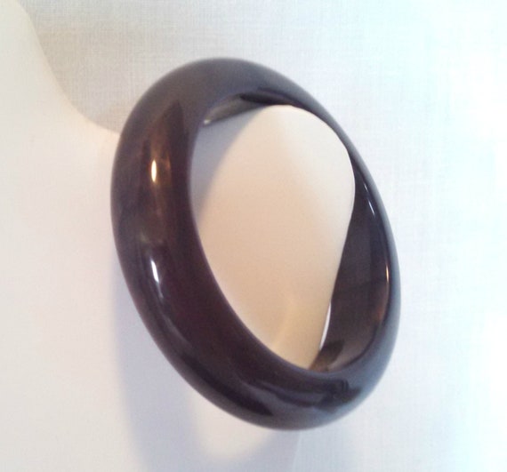 Vintage Bangle Bracelet, Dark Blue Lucite with Marbled Light Gold Swirls, Mid Century, Circa Early 1970s, Includes Gift Box View 2