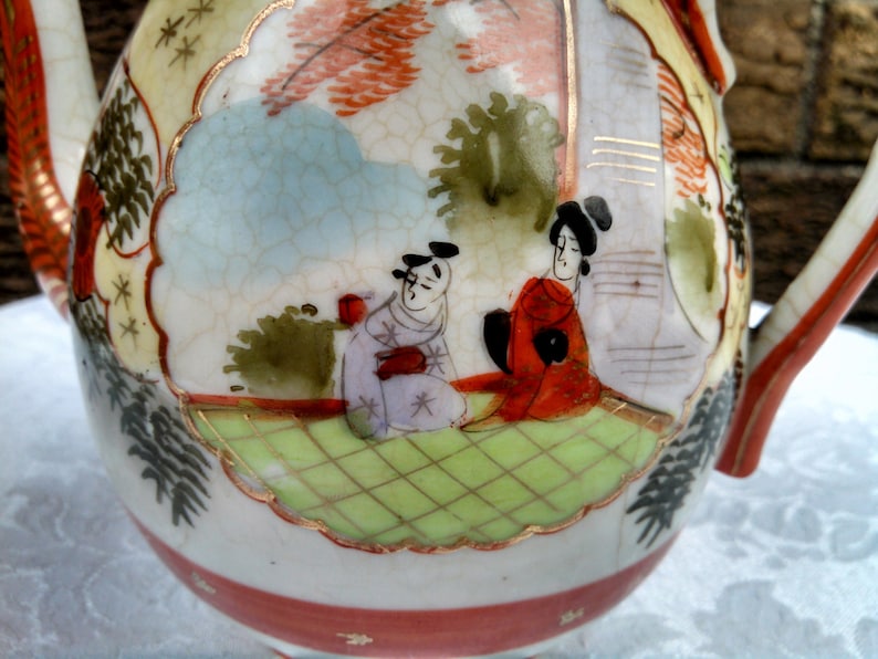 Vintage Kutani Teapot, Geisha Girl by Suzuki Porcelain, Kutani