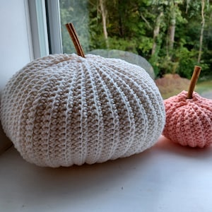 Crochet Pumpkin Pattern for small & medium size pumpkin