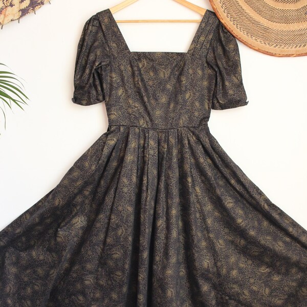Vintage black gold floral Laura Ashley cotton hippy 80s in 40s 50s style smock pockets midi dress S M