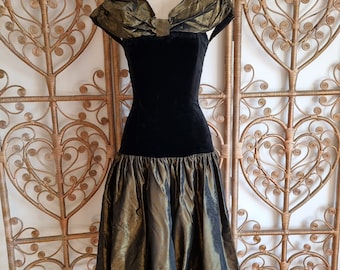 Vintage black velvet gold prairie Laura Ashley metallic 80s cottagecore midi dress XS