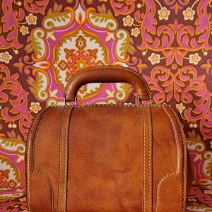 sac à main style selle vintage en cuir marron des années 70 image 3