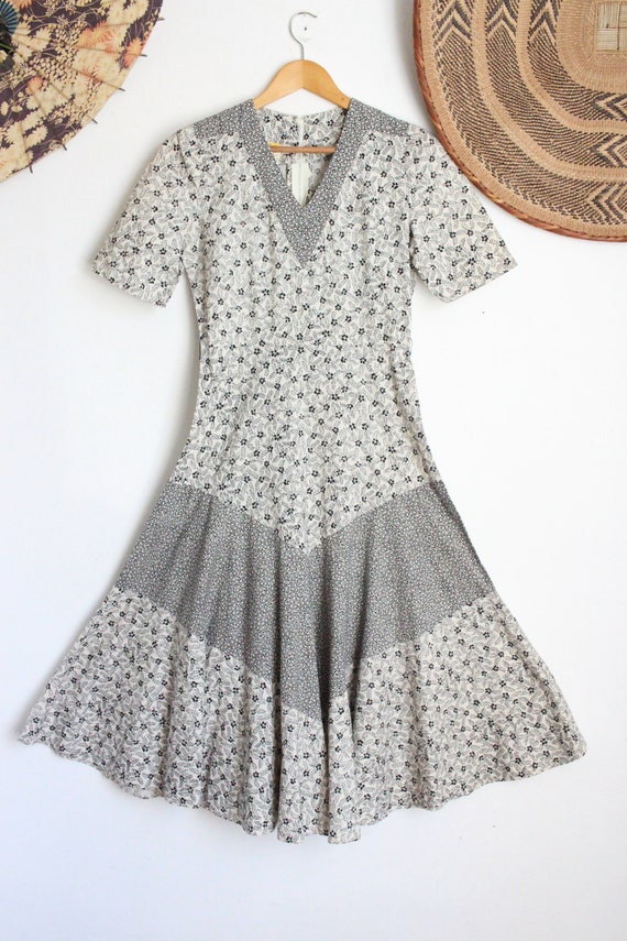 Vintage black white floral flower cotton Psychedel