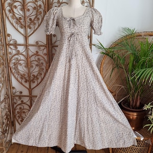 Vintage floral Laura Ashley cotton made in wales hippy prairie cottagecore 70s maxi dress XS