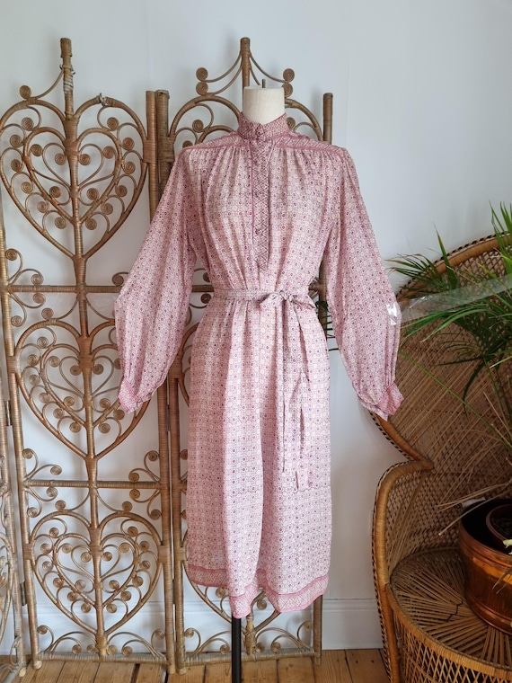 Vintage Elegance of Asia Floral Paisley Silk Hippy Indian 70s Boho Smock Midi  Dress - Etsy Israel