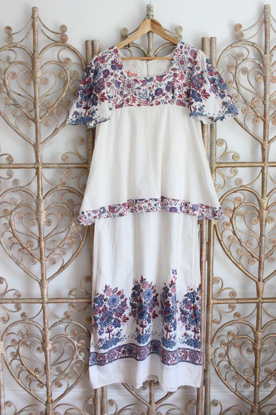 Vintage white floral flower prairie cotton Dolly R