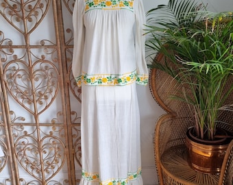 Vintage floral embroidered prairie cheesecloth 70s cotton two piece maxi skirt blouse top XS S