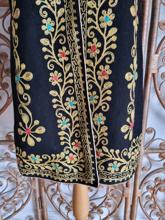 Vintage black embroidered wool Hungarian romanian… - image 3