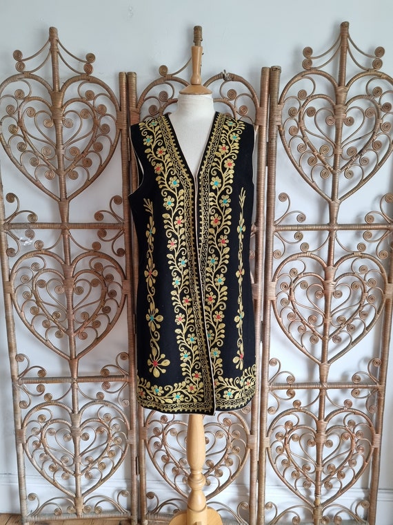 Vintage black embroidered wool Hungarian romanian… - image 1