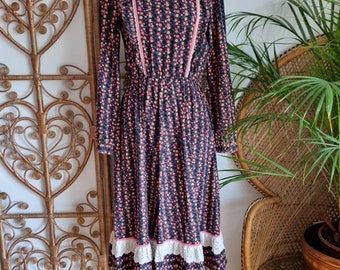 Vintage floral prairie cotton cottagecore 70s midi dress S M