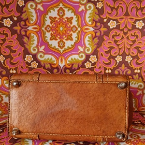 sac à main style selle vintage en cuir marron des années 70 image 4