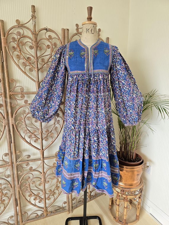 knee length dresses for ladies Kindred Spirits Smock Midi Dress: Shop Flowy Cotton Dresses main image 1