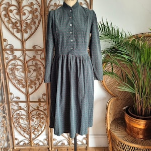Vintage green prairie Laura Ashley cord corduroy cotton 80s cottagecore midi smock dress S/M
