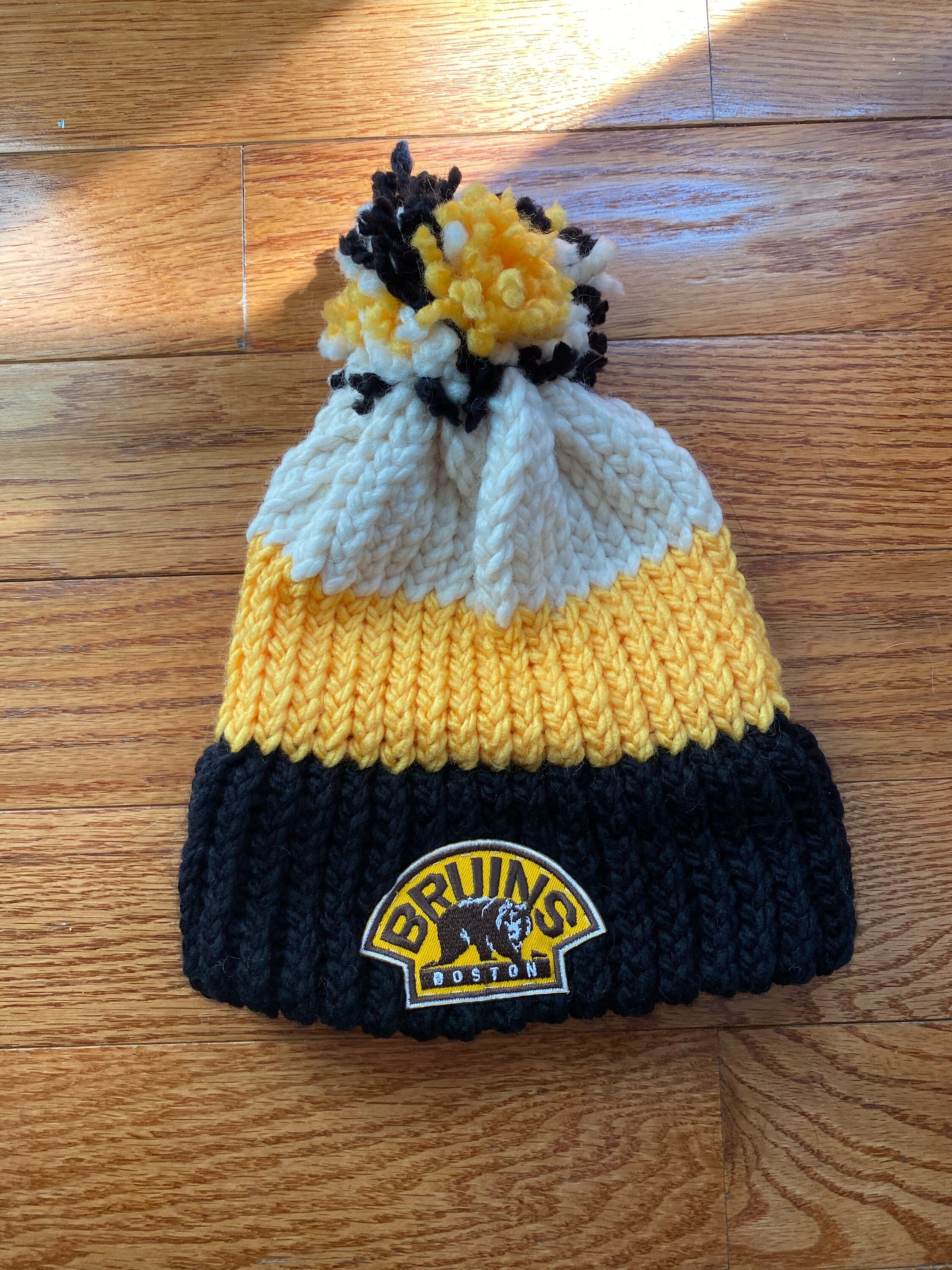 Boston Bruins NHL Winter Classic 2010 TWO 2 Sided Knit Beanie Toque KNIT  Hat NEW