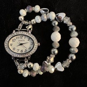 Women&#39;s adorable gray with silver hearts stretch interchangeable watch bracelet with white watch face