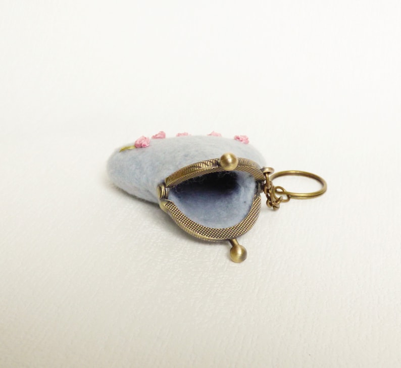 Tiny felted coin purse keychain Embroidery flower silk ribbon Bag pendant Wife gift Girlfriend gift Coin purse clasp Stylish women accessory