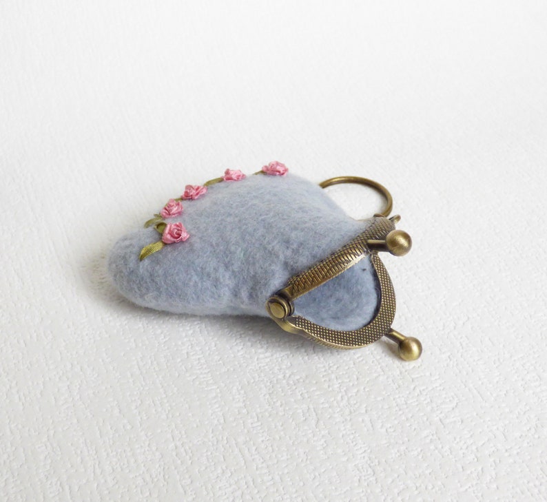 Tiny felted coin purse keychain Embroidery flower silk ribbon Bag pendant Wife gift Girlfriend gift Coin purse clasp Stylish women accessory