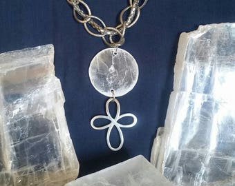 Crystal SELENITE INFINITY Necklace / Moon Jewelry Selenite Necklace / Moon Pendant Healing Crystal / Spiritual Selenite Infinity Jewelry