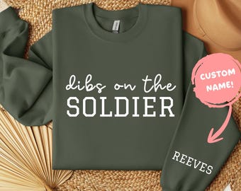 Custom sweatshirt met stippen op de soldaat, gepersonaliseerd shirt met naam soldaat, legervriendin aangepaste hoodie, legervrouw ronde hals, aangepast legercadeau