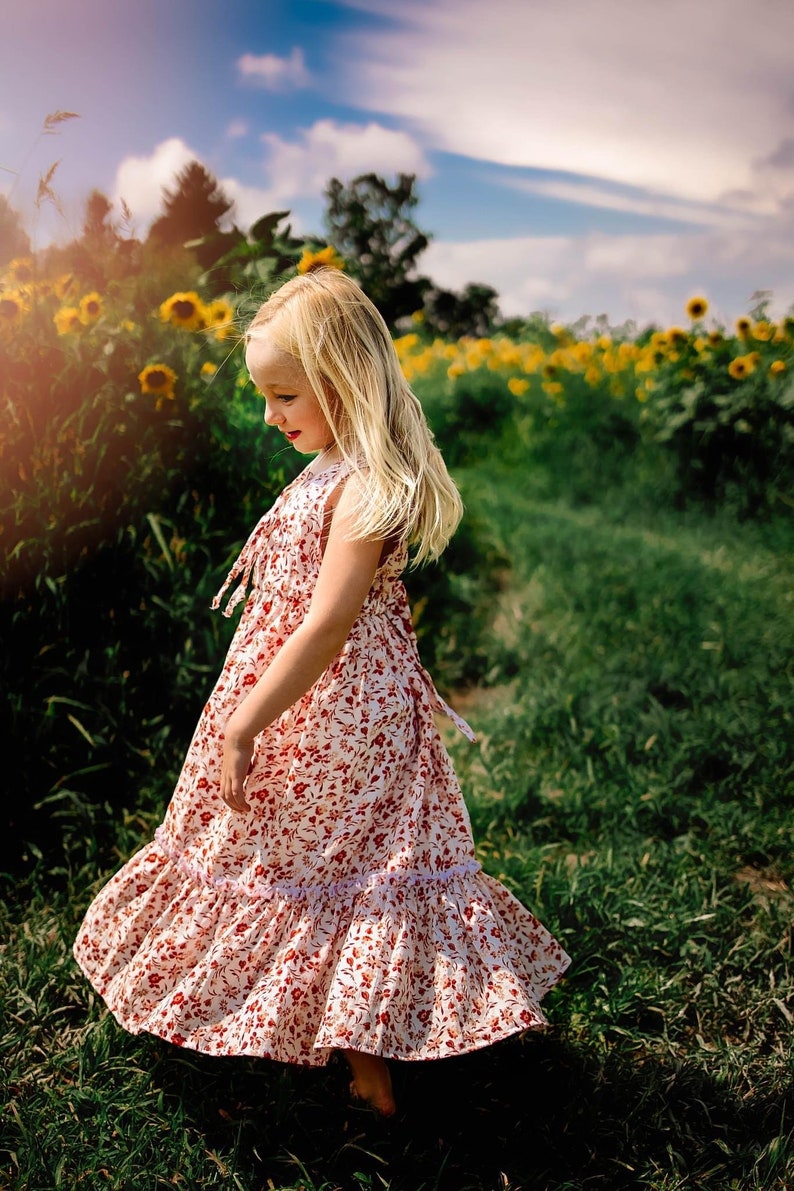 Blumen Kleid für Familien Fotoshooting, Mädchen Kleid, Cottagecore 5. Geburtstag Party Kleid, Tochter Geschenk, Hochzeit Gast Kleid Dana Kleid Bild 1