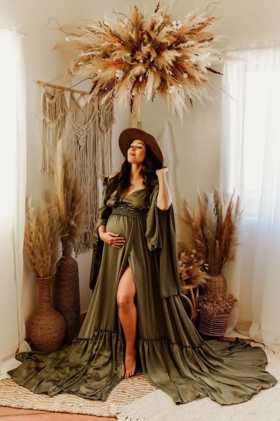 JAMEELA Gown Maternity Dress for Photoshoot Plus Size, Long Train Maternity  Babyshower Dress Flying Dress , Pregnancy Dress Photoshoot 