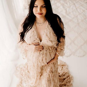 Suknia ciążowa Boho Błyszcząca złota suknia na sesję zdjęciową Suknia ślubna z cekinami Suknia ślubna Boho Niebiański baby shower | Bloom