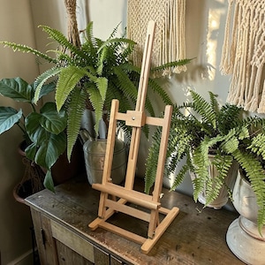 Adjustable Beechwood Artisan Easel – Compact Tabletop Artist Studio - On The Go Painting