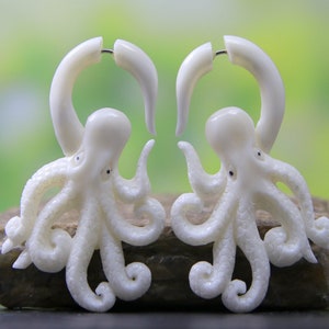 Oktopus Handgeschnitzte Fake Gauge Bone Ohrringe