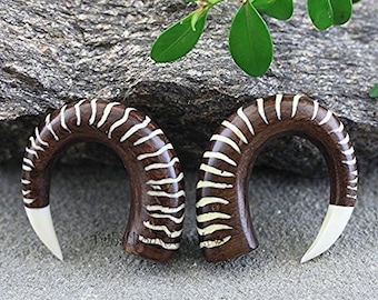 Details about / Organic Wood Saddle Fit Plug Buffalo Bone Hand Carved Owl Head 3//4/" Jewelry