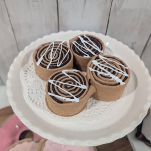 Cinnamon Rolls Felt Set