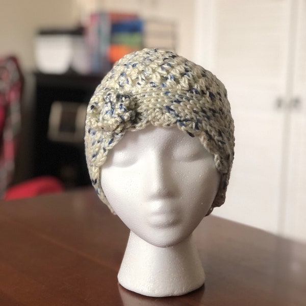 Chapeau cloche à froufrous moulant - taille adulte - crochet MOTIF - bonnet chimio - bonnet - niveau avancé intermédiaire