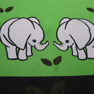 Sciarpa 100% seta Baby Elephant su Kelly Green Bandana