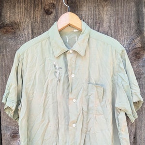 50s vintage rockabilly button up / cropped lounge lizard mod shirt khaki green embroidered / rocker mid century elegant summer wear / M L