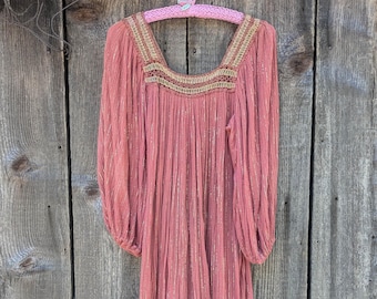 70s vintage plisse hippie maxi dress / one size rust orange gold metallic crochet / boho bohemian summer festival costume / bishop sleeve