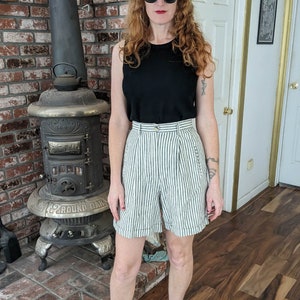 90s vintage striped linen shorts / green white cotton blend Y2K high rise mom shorts summer yacht club preppy hipster garden tea party / 6 S