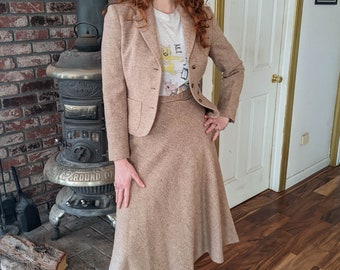 60s vintage tweed suit  / beige mottled wool two piece blazer jacket skirt set / elegant retro preppy glam hipster costume Suits Galore 6 S