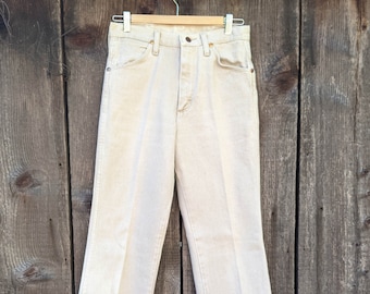 Jeansy Wranglers w stylu vintage z lat 80., beżowe, 29 x 34, z wysokim stanem, typu mom jeans, hipsterskie, w stylu western, kowbojki, wyjęte spod prawa, motocyklistki, rockerki, dopasowane, proste nogawki, z kantami
