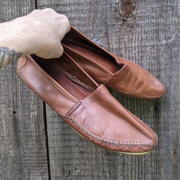 90s vintage brown leather moccasins / buttery Minnetonka caramel slip on slippers shoes rubber sole / minimal elegant boho bohemian 8 9 10