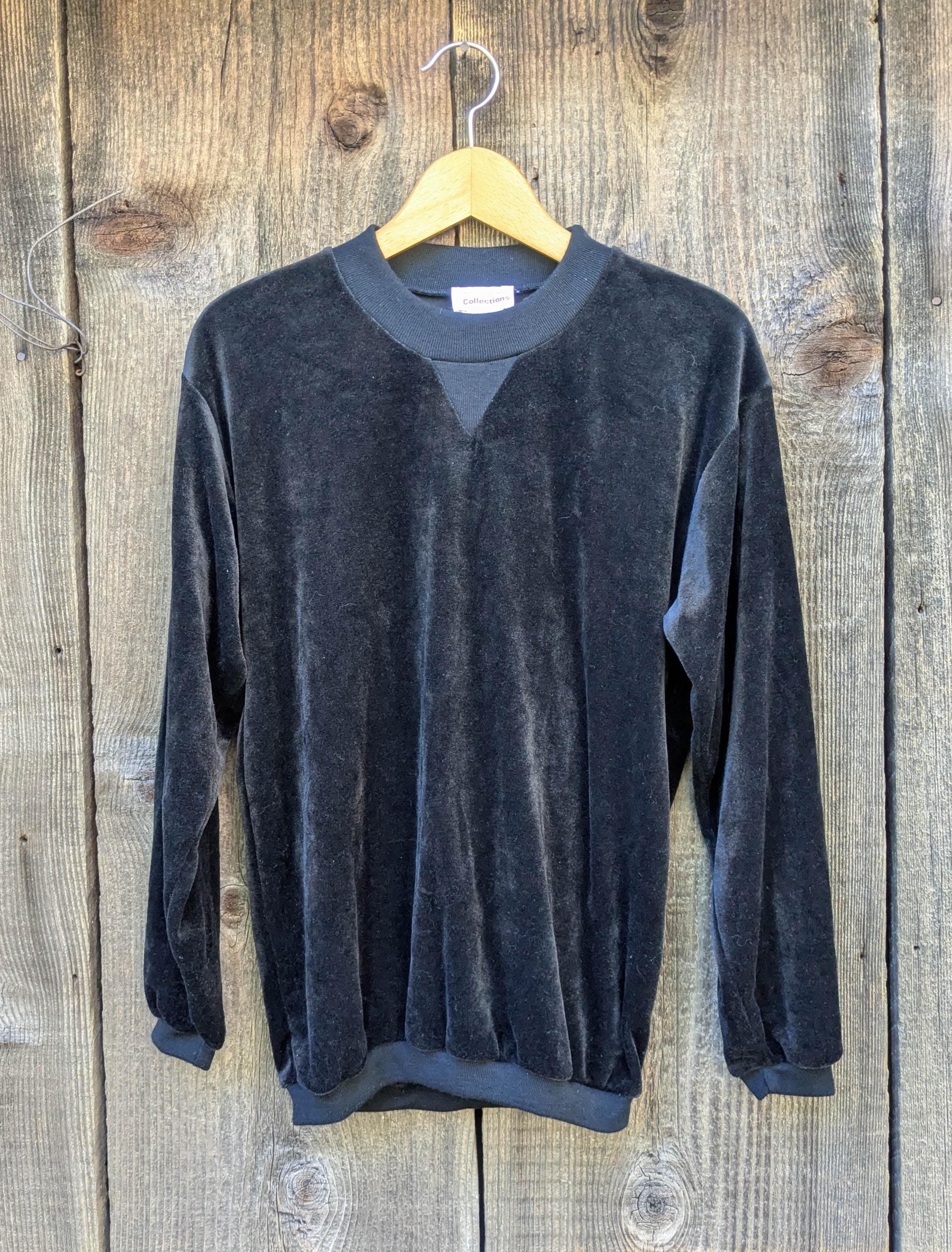 80s vintage black velvet pullover / velour sweatshirt sweater top crewneck / sporty hipster casual goth rocker / minimalist cotton poly S