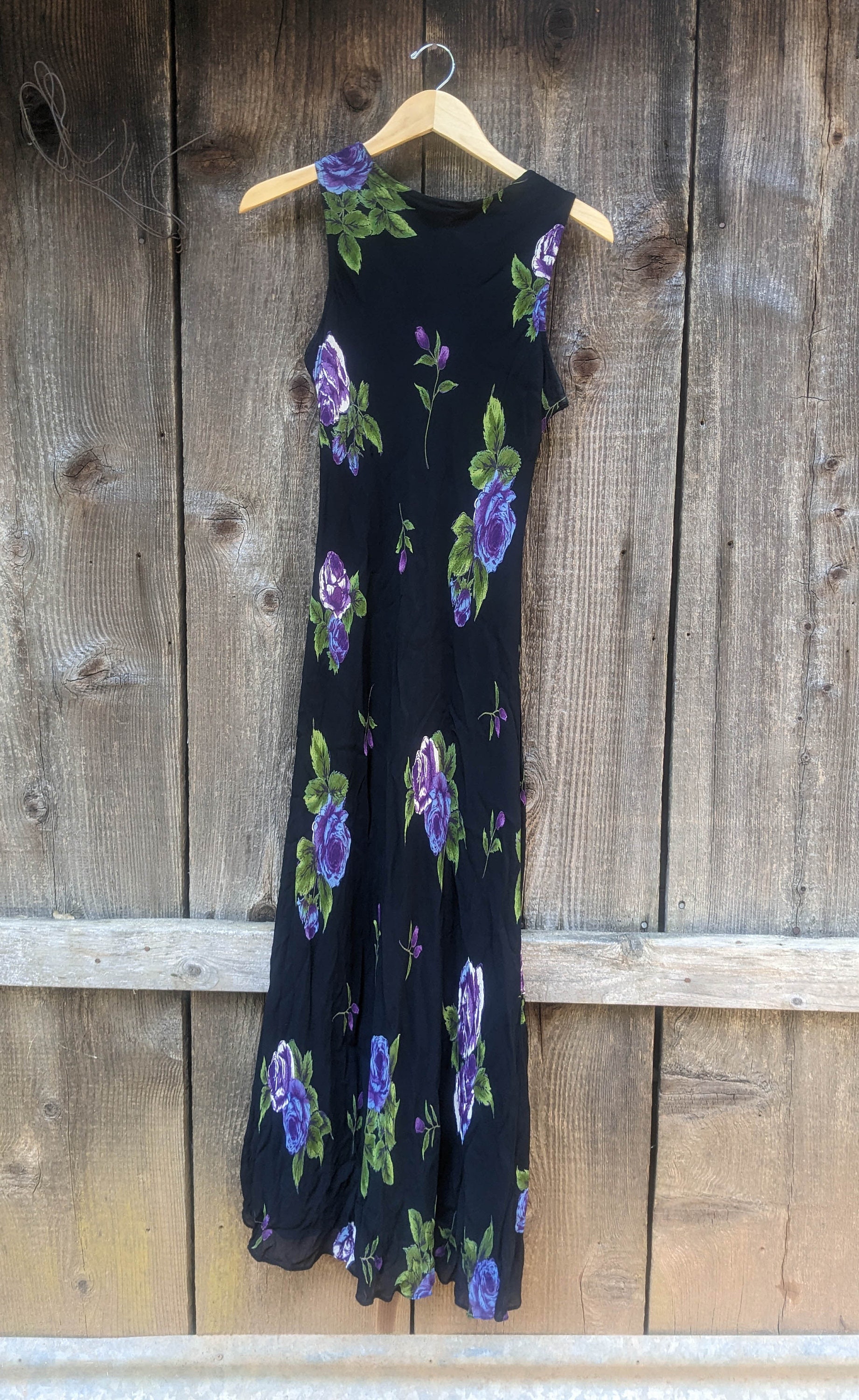 Black dress with purple flowers discount