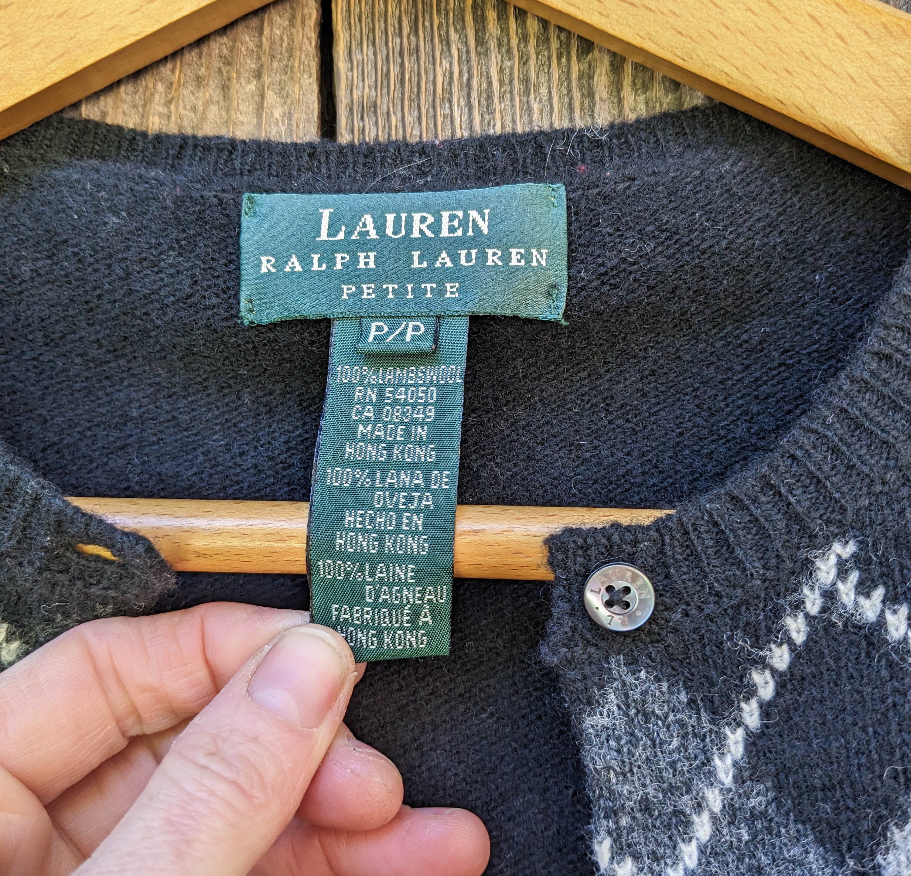 90s Vintage Black Argyle Cardigan / Lambswool Knit Cropped 90s Vintage Black Argyle Cardigan / Lambswool Knit Cropped