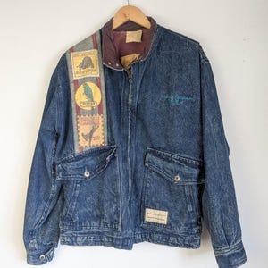 Chaqueta bomber vaquera de los 90 / Abrigo con parches de cuero Urban Equipment "Dont Gamble with Safety" (No te arriesgues con la seguridad) estilo Y2K