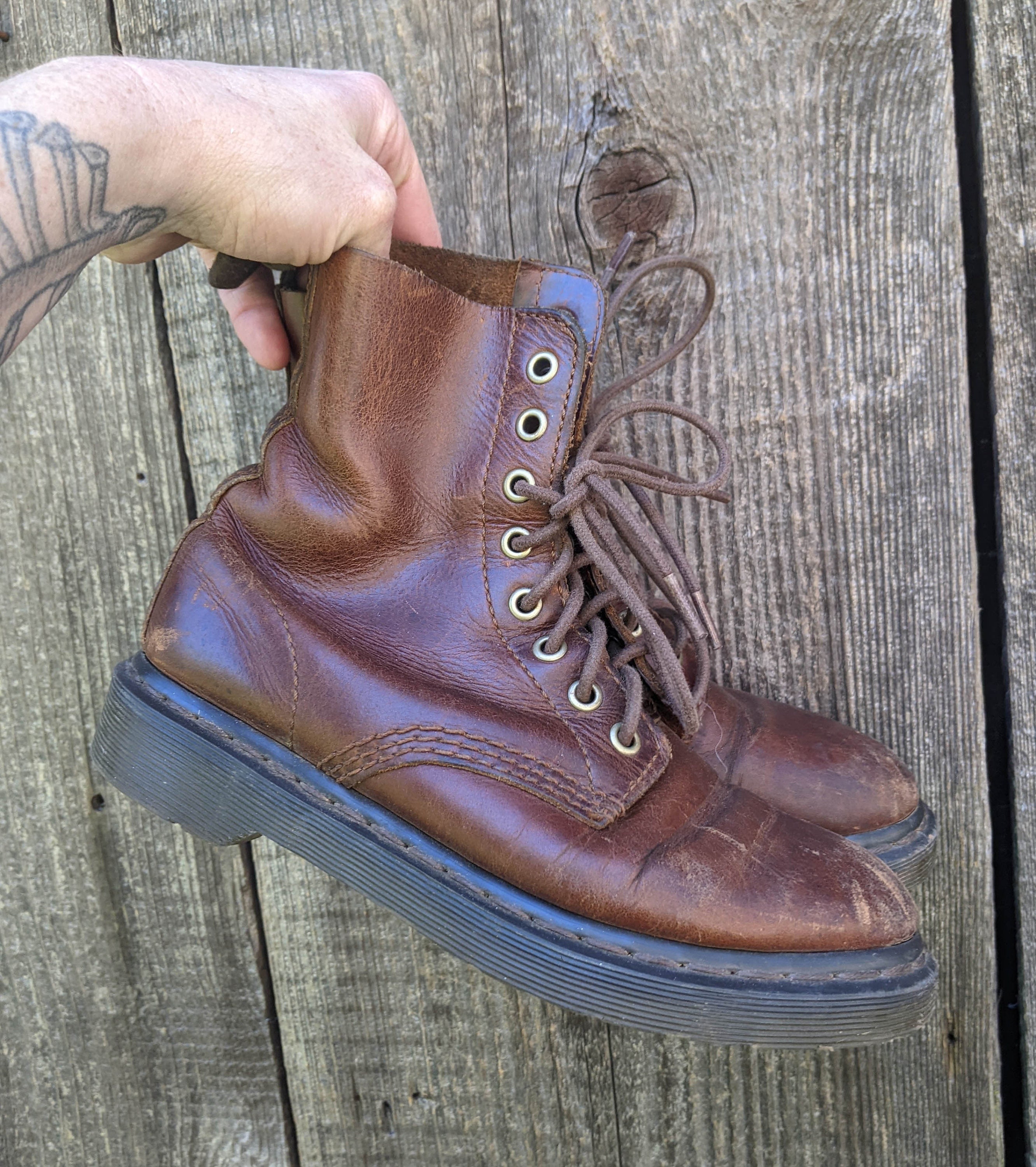 dr marten black boots size 5