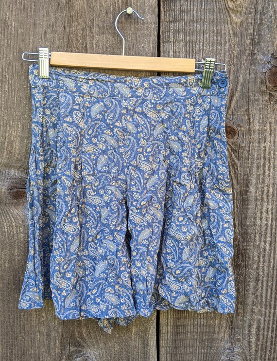 90s vintage rayon shorts / paisley blue gray loos… - image 2