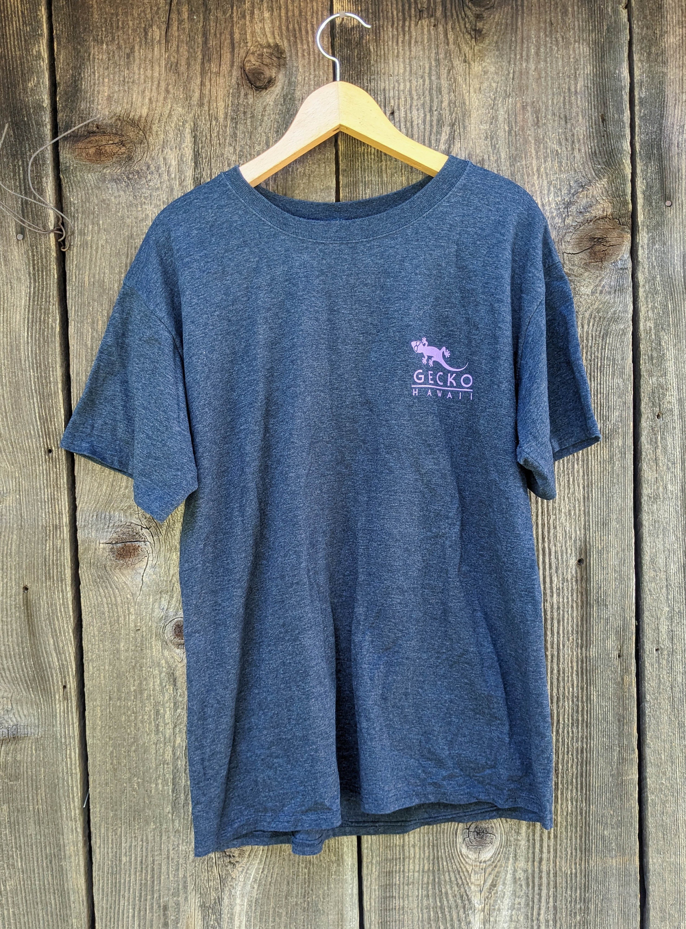 90s Vintage Gecko Hawaii T Shirt / Retro Athletic Sporty